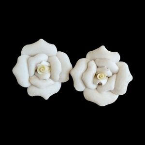 Vintage Floral Earrings - White and Cream